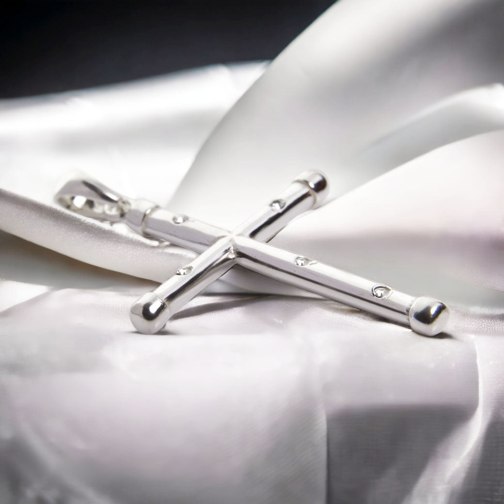 Duży krzyż z cyrkoniami