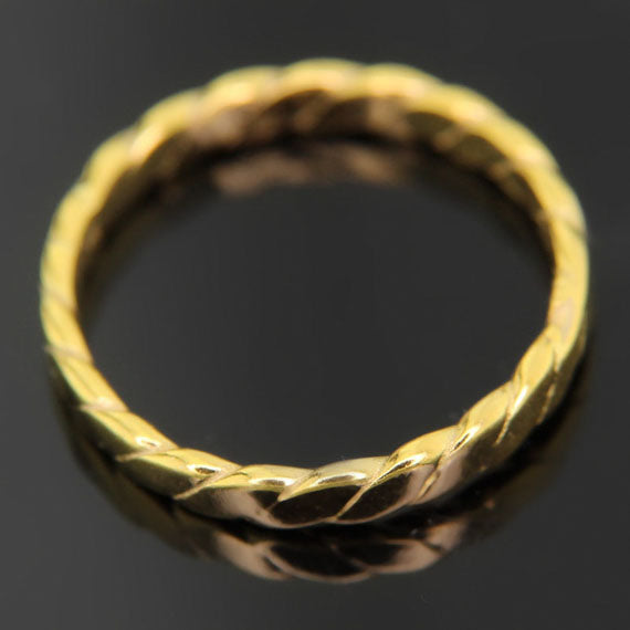 Złocona wąska obrączka paski