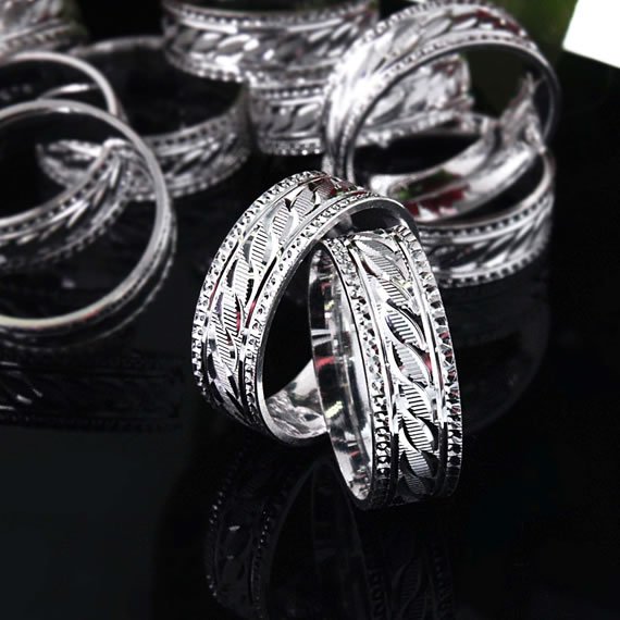 Obrączka diamentowana ze srebra