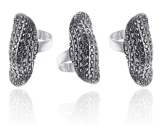 Pierścionek długi zdobiony