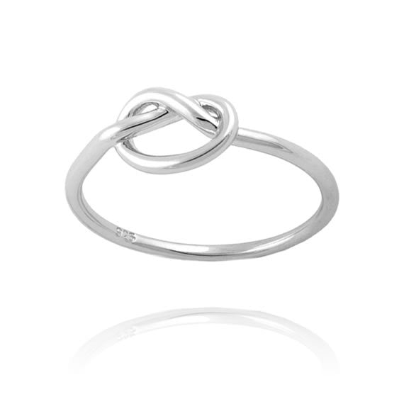 Pierścionek węzeł z nieskończonością