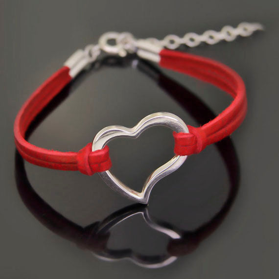 Bransoletka na czerwonym rzemyku serce