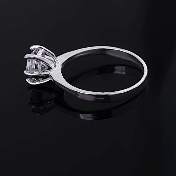 Pierścionek z białą cyrkonią 7mm