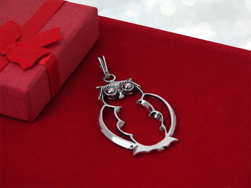 Wisiorek sowa oksydowany